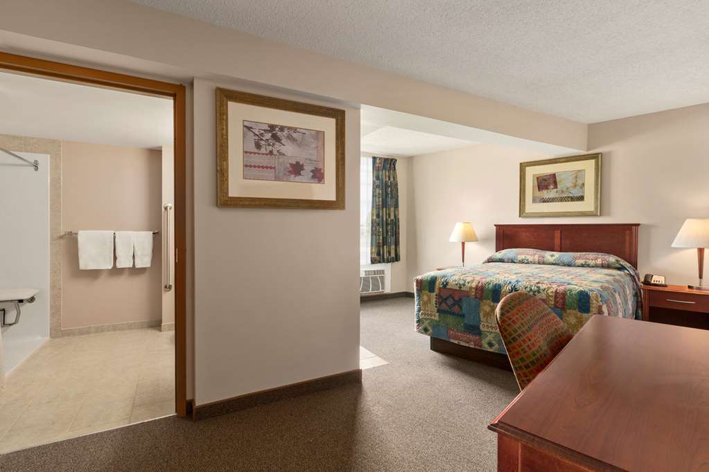 Travelodge Hanna Canada Grey Quarto foto