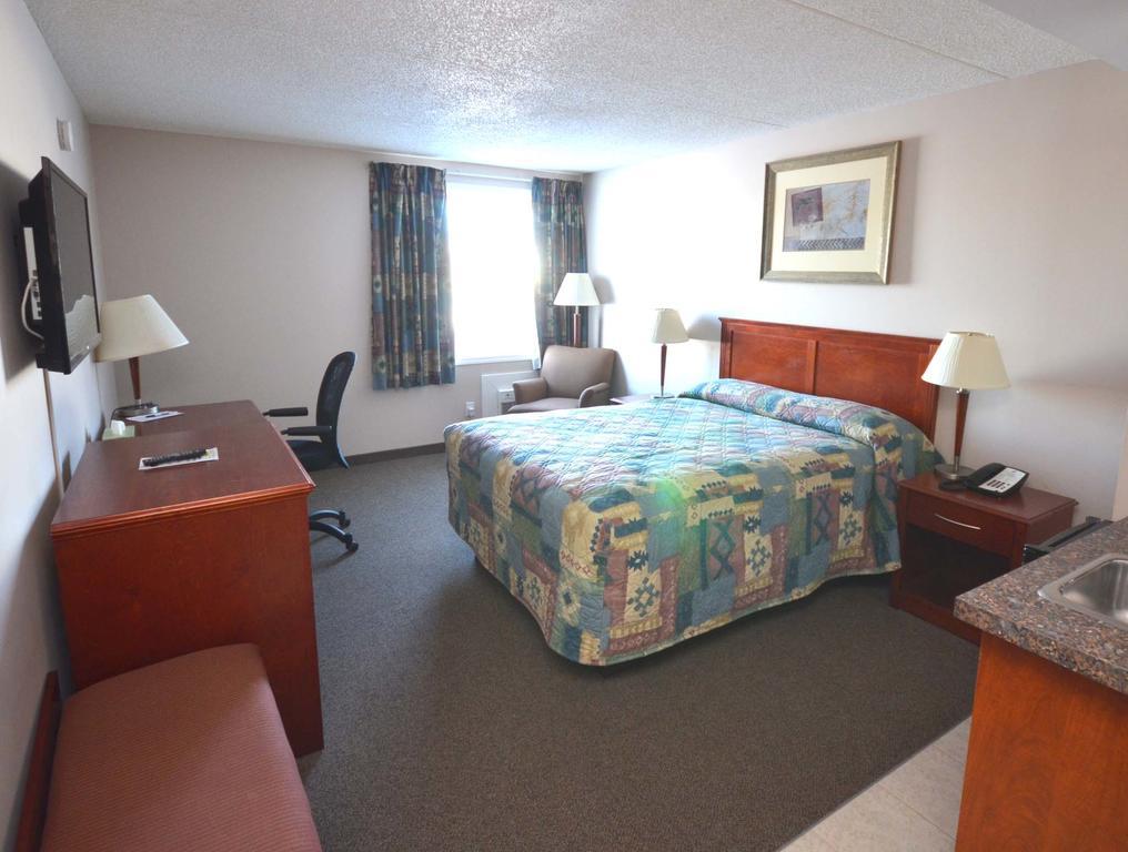 Travelodge Hanna Canada Grey Quarto foto
