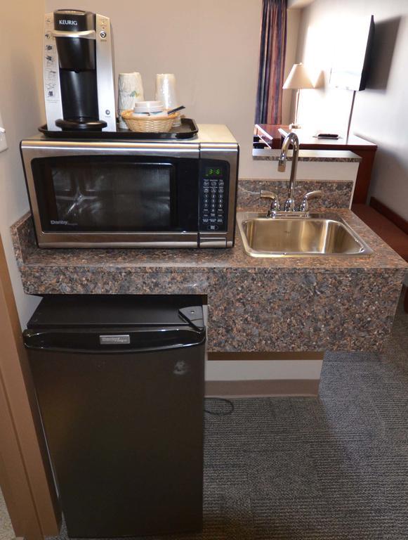 Travelodge Hanna Canada Grey Exterior foto