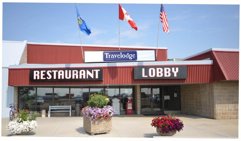 Travelodge Hanna Canada Grey Exterior foto