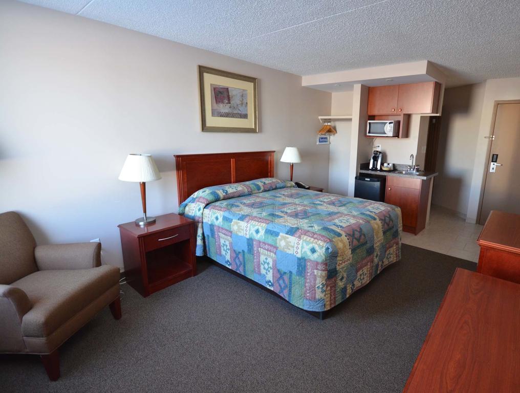 Travelodge Hanna Canada Grey Quarto foto